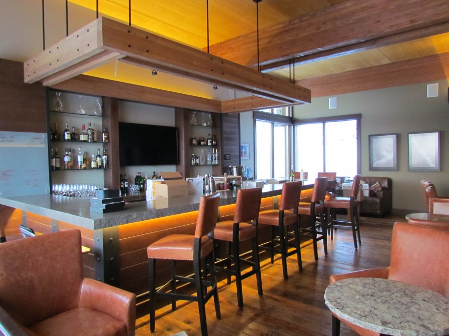 Mica Heli-skiing's bar and lounge